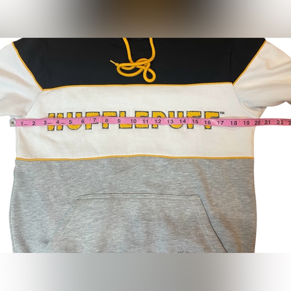 Harry Potter Hufflepuff Unisex Hoodie Men XS / Women Med - Picture 5 of 10